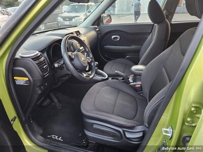 2015 Kia Soul   - Photo 10 - Seattle, WA 98103