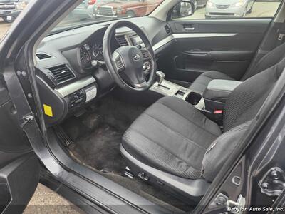 2012 Subaru Outback 2.5i Premium   - Photo 10 - Seattle, WA 98103