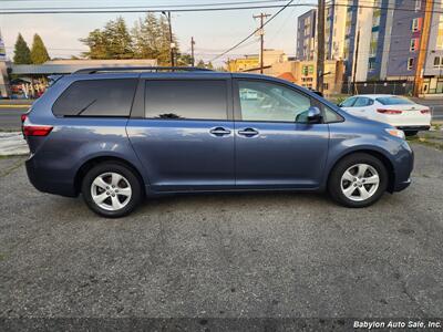 2015 Toyota Sienna LE 8-Passenger - Photo 18 - Seattle, WA 98103