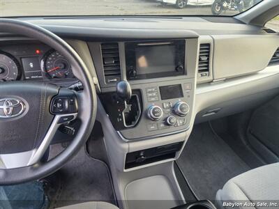 2015 Toyota Sienna LE 8-Passenger - Photo 12 - Seattle, WA 98103