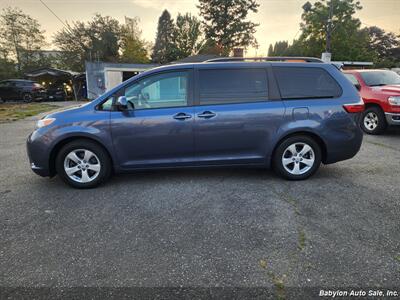 2015 Toyota Sienna LE 8-Passenger - Photo 16 - Seattle, WA 98103
