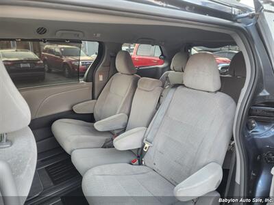 2015 Toyota Sienna LE 8-Passenger - Photo 7 - Seattle, WA 98103