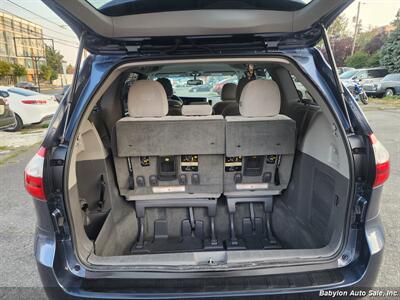 2015 Toyota Sienna LE 8-Passenger - Photo 5 - Seattle, WA 98103