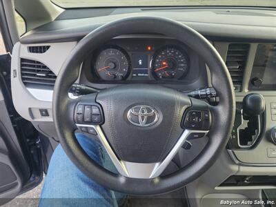2015 Toyota Sienna LE 8-Passenger - Photo 13 - Seattle, WA 98103