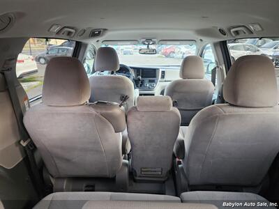 2015 Toyota Sienna LE 8-Passenger - Photo 6 - Seattle, WA 98103