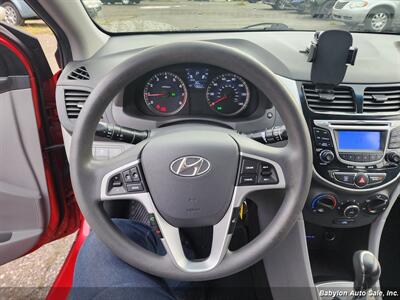 2013 Hyundai ACCENT GLS   - Photo 8 - Seattle, WA 98103