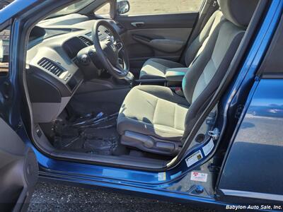 2011 Honda Civic LX   - Photo 9 - Seattle, WA 98103