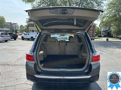 2013 Toyota Highlander   - Photo 5 - Richmond, IN 47374