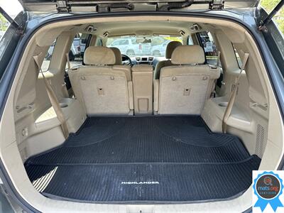 2013 Toyota Highlander   - Photo 6 - Richmond, IN 47374