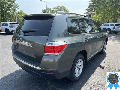 2013 Toyota Highlander   - Photo 3 - Richmond, IN 47374