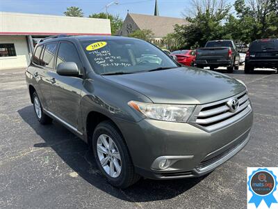 2013 Toyota Highlander   - Photo 2 - Richmond, IN 47374