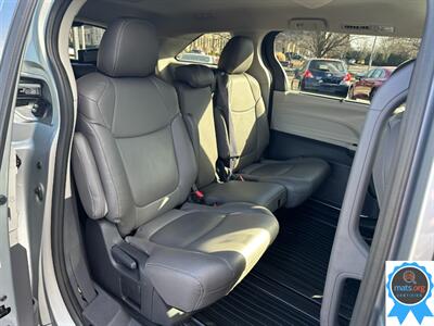 2022 Toyota Sienna LE 8-Passenger * AWD, Leather Seats!*   - Photo 14 - Richmond, IN 47374