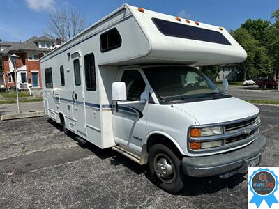 2001 CHEVROLET 3500 Four winds   - Photo 2 - Richmond, IN 47374