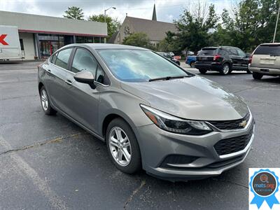 2017 Chevrolet Cruze LT Auto   - Photo 2 - Richmond, IN 47374