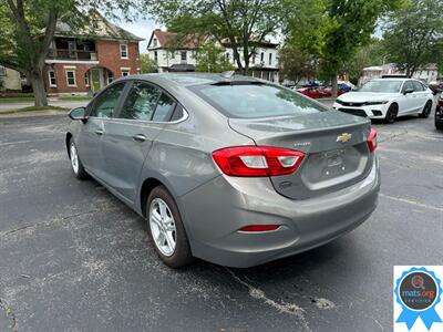 2017 Chevrolet Cruze LT Auto   - Photo 4 - Richmond, IN 47374