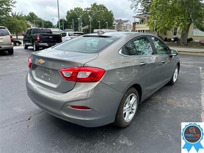 2017 Chevrolet Cruze LT Auto   - Photo 3 - Richmond, IN 47374