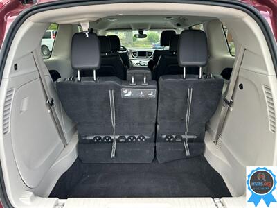 2018 Chrysler Pacifica Touring L   - Photo 5 - Richmond, IN 47374