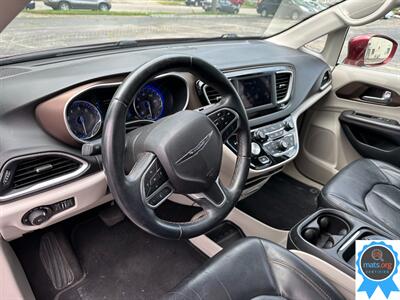 2018 Chrysler Pacifica Touring L   - Photo 9 - Richmond, IN 47374