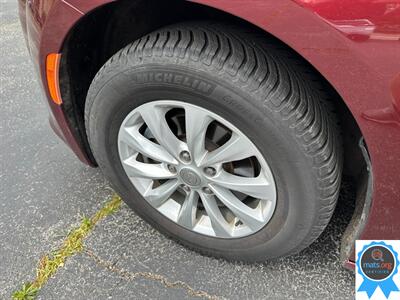 2018 Chrysler Pacifica Touring L   - Photo 6 - Richmond, IN 47374