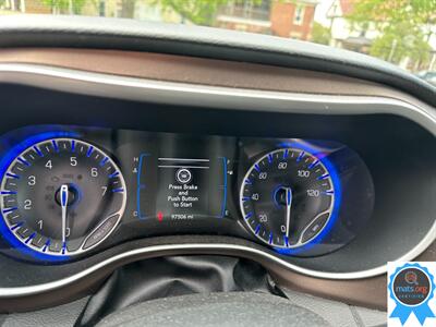 2018 Chrysler Pacifica Touring L   - Photo 10 - Richmond, IN 47374