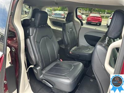 2018 Chrysler Pacifica Touring L   - Photo 14 - Richmond, IN 47374