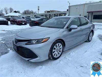 2019 Toyota Camry LE   - Photo 1 - Richmond, IN 47374