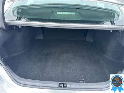 2019 Toyota Camry LE   - Photo 13 - Richmond, IN 47374