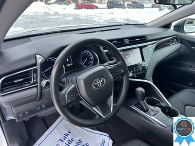 2019 Toyota Camry LE   - Photo 8 - Richmond, IN 47374