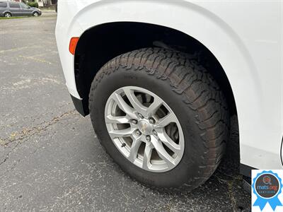 2023 Chevrolet Suburban LT   - Photo 6 - Richmond, IN 47374