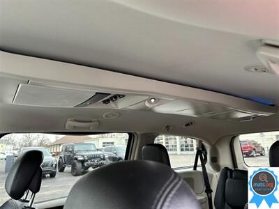 2015 Chrysler Town & Country Touring *Apple Carplay Installed!*   - Photo 18 - Richmond, IN 47374