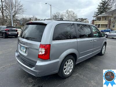 2015 Chrysler Town & Country Touring *Apple Carplay Installed!*   - Photo 3 - Richmond, IN 47374