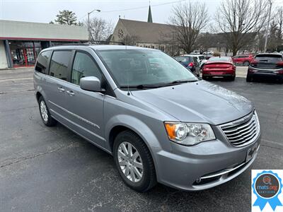2015 Chrysler Town & Country Touring *Apple Carplay Installed!*   - Photo 2 - Richmond, IN 47374
