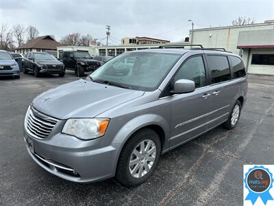 2015 Chrysler Town & Country Touring *Apple Carplay Installed!*   - Photo 1 - Richmond, IN 47374