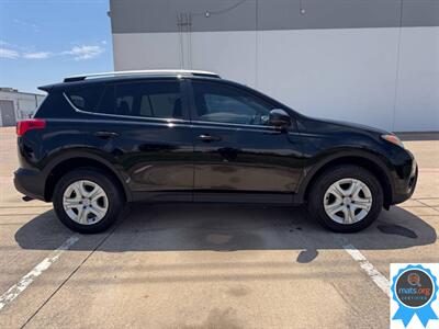 2015 Toyota RAV4 LE   - Photo 4 - Richmond, IN 47374