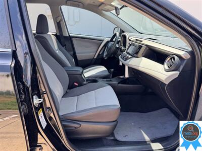 2015 Toyota RAV4 LE   - Photo 6 - Richmond, IN 47374