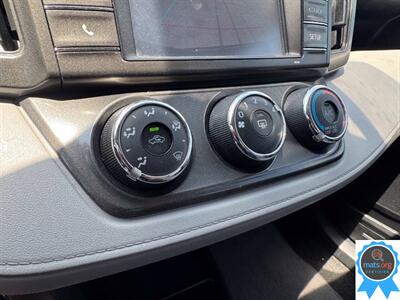 2015 Toyota RAV4 LE   - Photo 14 - Richmond, IN 47374