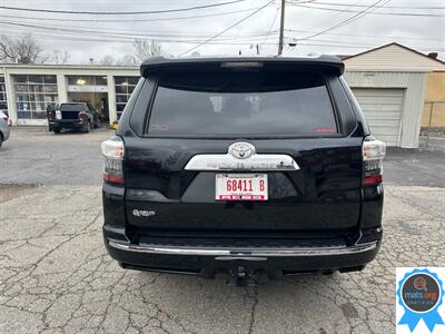 2023 Toyota 4Runner Limited 4WD *3rd Row!*   - Photo 3 - Richmond, IN 47374