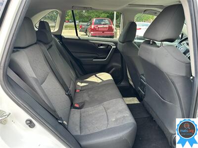 2020 Toyota RAV4 XLE   - Photo 9 - Richmond, IN 47374
