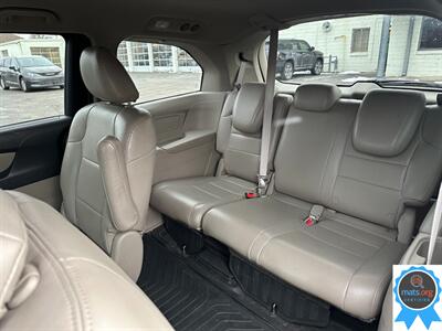 2013 Honda Odyssey LX *Aftermarket Leather, NO power sliding doors*   - Photo 11 - Richmond, IN 47374