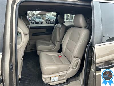 2013 Honda Odyssey LX *Aftermarket Leather, NO power sliding doors*   - Photo 10 - Richmond, IN 47374