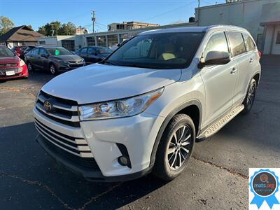 2019 Toyota Highlander XLE   - Photo 1 - Richmond, IN 47374