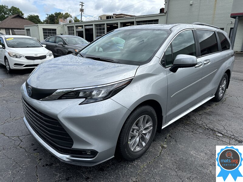 2025 Toyota Sienna XLE *7 Passenger* - Photo 1 - Richmond, IN 47374