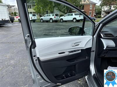 2025 Toyota Sienna XLE *7 Passenger*   - Photo 8 - Richmond, IN 47374