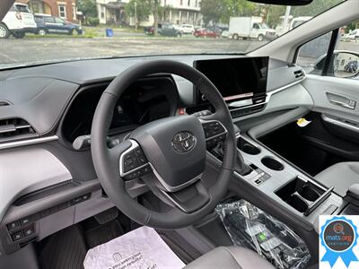2025 Toyota Sienna XLE *7 Passenger*   - Photo 10 - Richmond, IN 47374