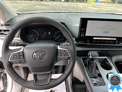 2025 Toyota Sienna XLE *7 Passenger*   - Photo 15 - Richmond, IN 47374