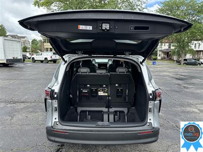 2025 Toyota Sienna XLE *7 Passenger*   - Photo 5 - Richmond, IN 47374