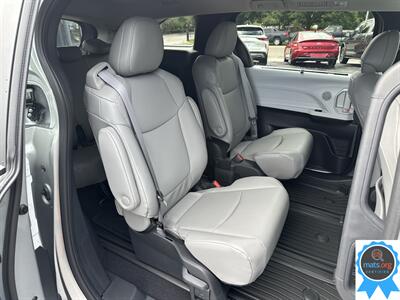 2025 Toyota Sienna XLE *7 Passenger*   - Photo 14 - Richmond, IN 47374