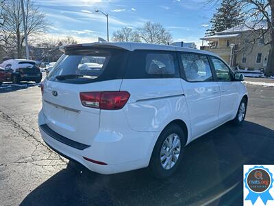 2018 Kia Sedona L   - Photo 3 - Richmond, IN 47374