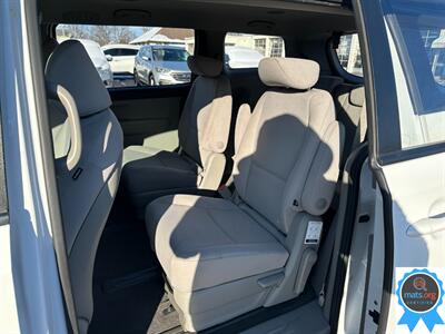 2018 Kia Sedona L   - Photo 11 - Richmond, IN 47374