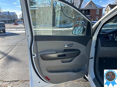 2018 Kia Sedona L   - Photo 8 - Richmond, IN 47374